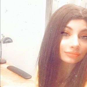 Meet your Posher, Lydia